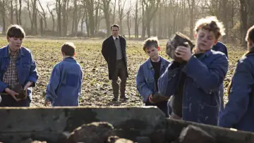 Zasłona do filmu "Nadejdzie dzień" #352503