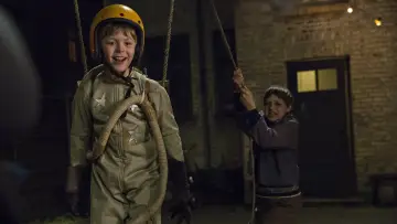 Zasłona do filmu "Nadejdzie dzień" #352512