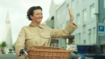 Zasłona do filmu "Kobieta idzie na wojnę" #231222