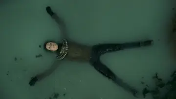 Zasłona do filmu "Kobieta idzie na wojnę" #231231