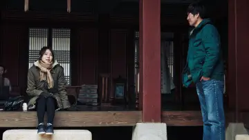Zasłona do filmu "지금은맞고그때는틀리다" #950428