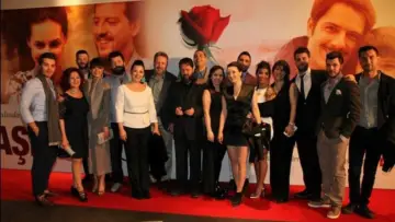 Zasłona do filmu "Aşk Olsun" #1545236
