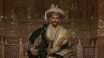 Zasłona do filmu "बाजीराव मस्तानी" #856306