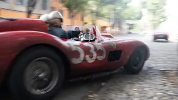 Zasłona do filmu "Ferrari" #189432