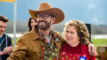 Zasłona do filmu "Miłość w raju" #483616