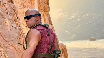 Zasłona do filmu "Riddick: Furya" #678741