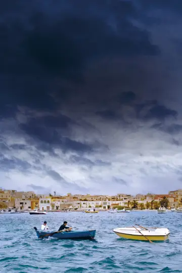 Plakat do filmu "Fuocoammare. Ogień na morzu" #1876673