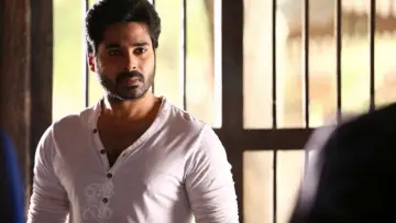 Zasłona do filmu "రాజు గారి గది" #1148617