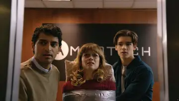 Zasłona do filmu "Office Uprising" #348477