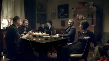Zasłona do filmu "Nieprawi" #733515
