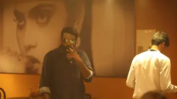 Zasłona do filmu "காதலும் கடந்து போகும்" #1651732