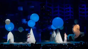 Zasłona do filmu "Les Enfoirés 2016 - Au rendez-vous des Enfoirés" #1615395