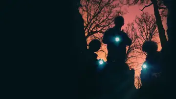 Zasłona do filmu "Super Dark Times" #287738