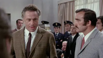 Zasłona do filmu "Kaliber 9" #1090399