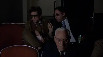 Zasłona do filmu "Cześć, mamo!" #1097171