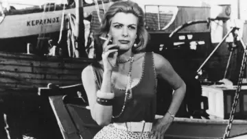 Zasłona do filmu "Ποτέ την Κυριακή" #483913