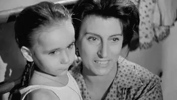 Zasłona do filmu "Bellissima" #1569208