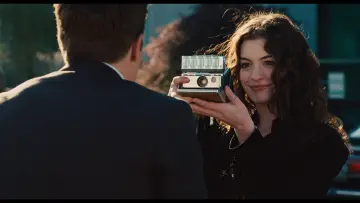 Zasłona do filmu "Miłość i inne używki" #1216652