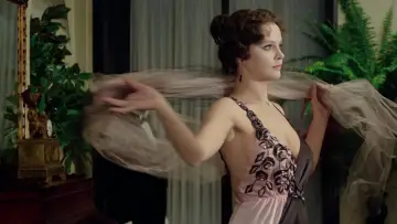 Zasłona do filmu "Divina creatura" #1133557