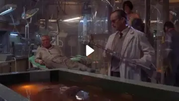 Zasłona do filmu "Hammerhead" #678046