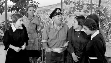 Zasłona do filmu "Φουσκοθαλασσιές" #841255