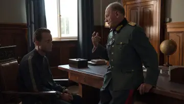 Zasłona do filmu "Ukryte życie" #237895
