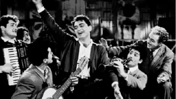 Zasłona do filmu "Առաջին Սիրո Երգը" #1174830