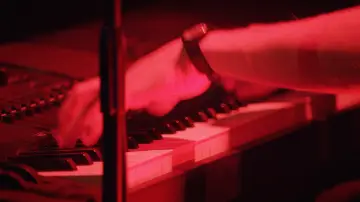 Zasłona do filmu "Bo Burnham: Make Happy" #1583574