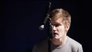 Zasłona do filmu "Bo Burnham: Make Happy" #1583579