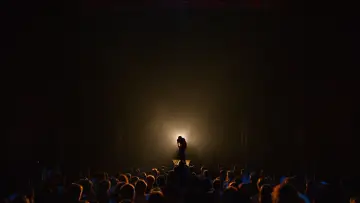 Zasłona do filmu "Bo Burnham: Make Happy" #1583589