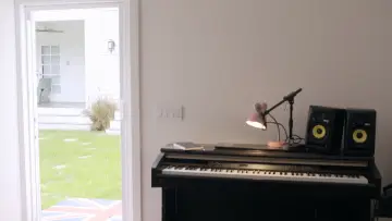 Zasłona do filmu "Bo Burnham: Make Happy" #1583593