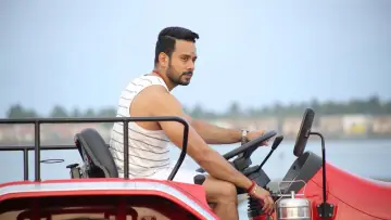 Zasłona do filmu "கடுகு" #1161378
