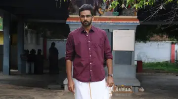 Zasłona do filmu "கூட்டத்தில் ஒருத்தன்" #1149464