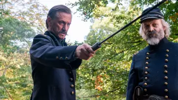 Zasłona do filmu "Profesor i szaleniec" #235748