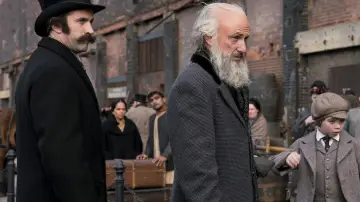 Zasłona do filmu "Profesor i szaleniec" #235751