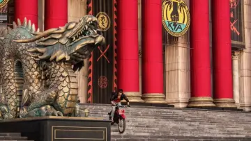 Zasłona do filmu "Kung Fury 2" #811830