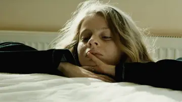 Zasłona do filmu "Światło i cień" #501321
