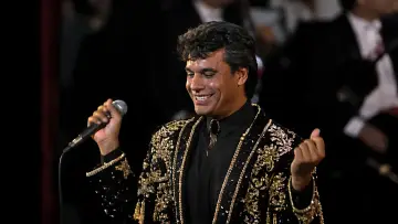 Zasłona do filmu "Juan Gabriel en el Palacio de Bellas Artes" #1528611