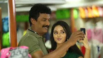 Zasłona do filmu "அச்சமின்றி" #1164311