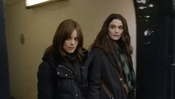 Zasłona do filmu "Nieposłuszne" #1801853