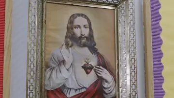Zasłona do filmu "Yes, God, Yes" #971003