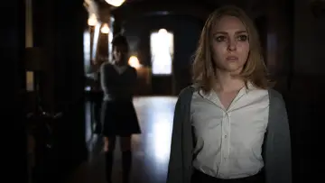 Zasłona do filmu "Korytarzem w mrok" #1006786