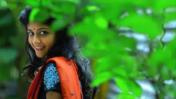 Zasłona do filmu "அருவி" #1157266