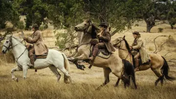 Zasłona do filmu "Ben Hall: Legenda" #1906385