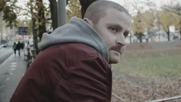 Måste gitt plakat
