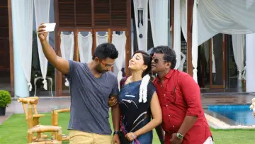 Zasłona do filmu "கோடிட்ட இடங்களை நிரப்புக" #1156995