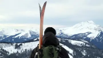 Zasłona do filmu "Off-Piste" #1134233