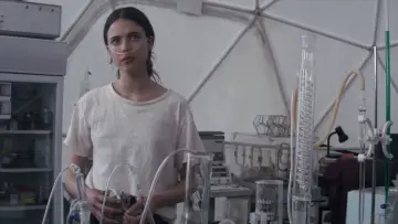 Zasłona do filmu "IO: Ostatnia na Ziemi" #386576