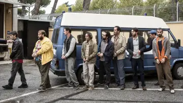 Zasłona do filmu "Smetto quando voglio - Ad honorem" #218377