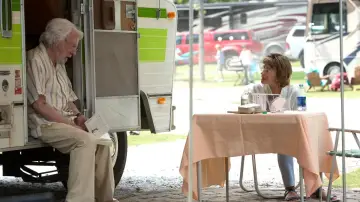 Zasłona do filmu "Ella i John" #241222